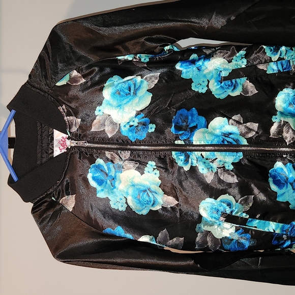 Coat - Picture 2 of 6